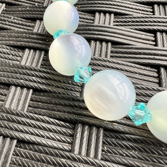 Powder blue ‘50’s necklace and Cabachons earrings to match - Picture 6 of 7